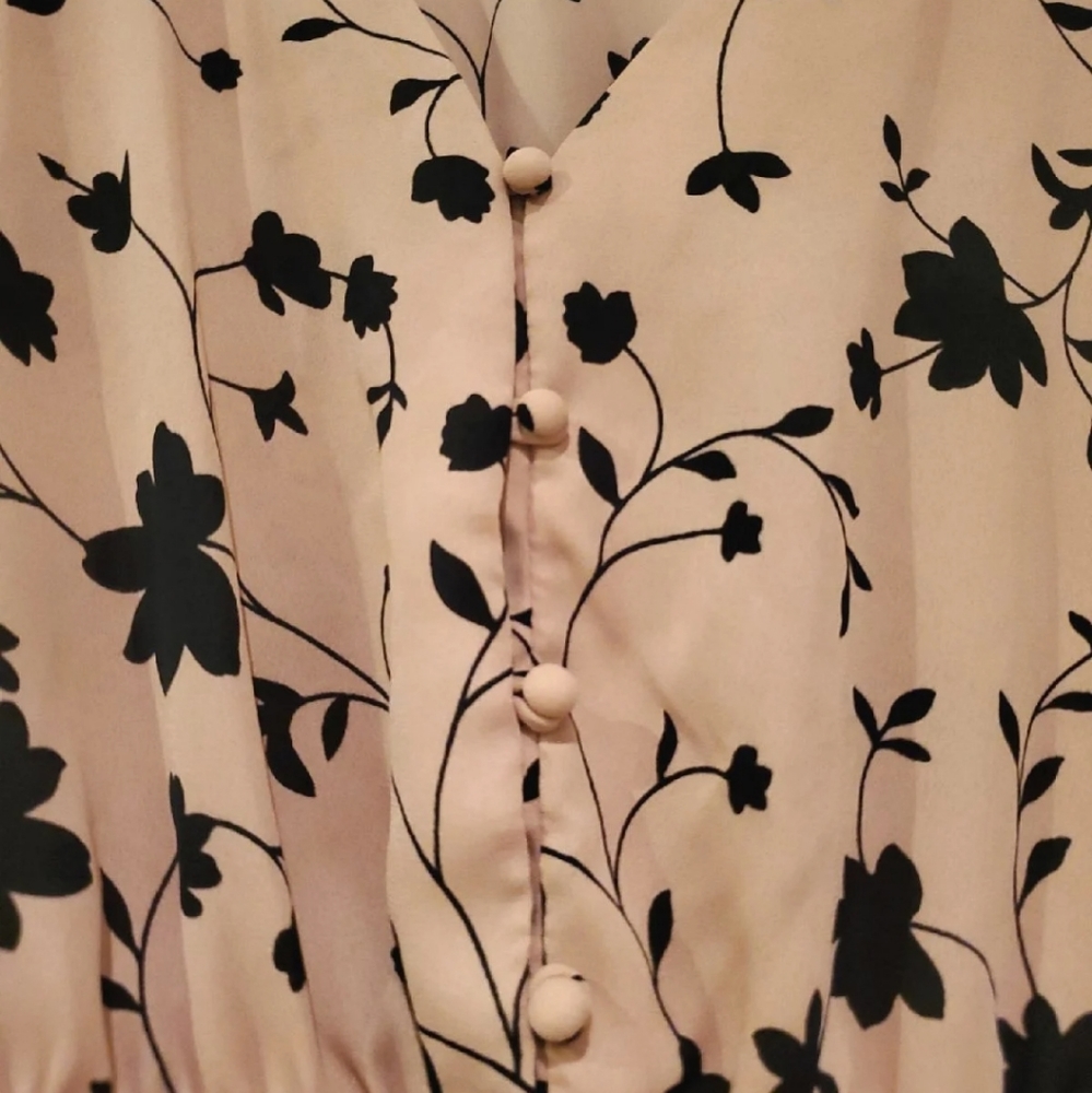 Blouse - Picture 2 of 2